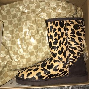 CHEETAH PRINT UGGS LIKE NEW